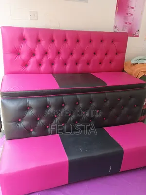 Pedicure Seat With One Pouf