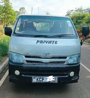 Toyota HiAce 2011 Silver