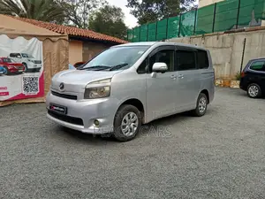 Toyota Voxy 2008 Silver