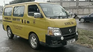 Nissan Caravan (Urvan) 2012 Yellow