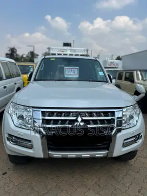 Mitsubishi Pajero V90 3.2 DI-D GLS/GLX 2015 White