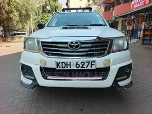 Toyota Hilux 2015 White