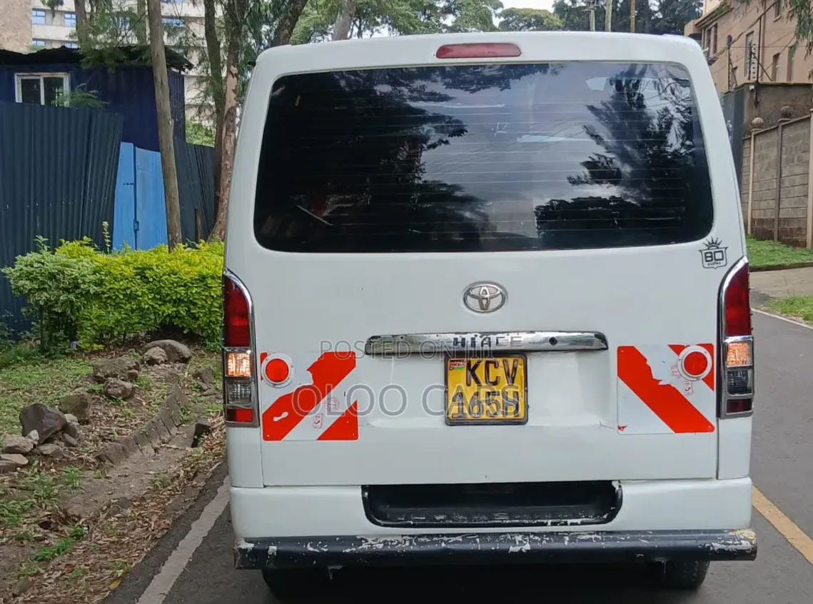 Toyota HiAce 2012 White