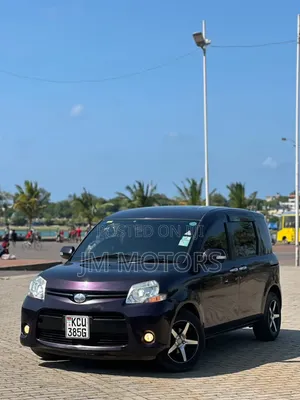 Toyota Sienta 2012 Purple