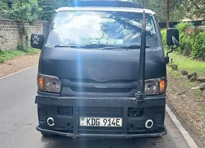 Toyota HiAce 2016 White