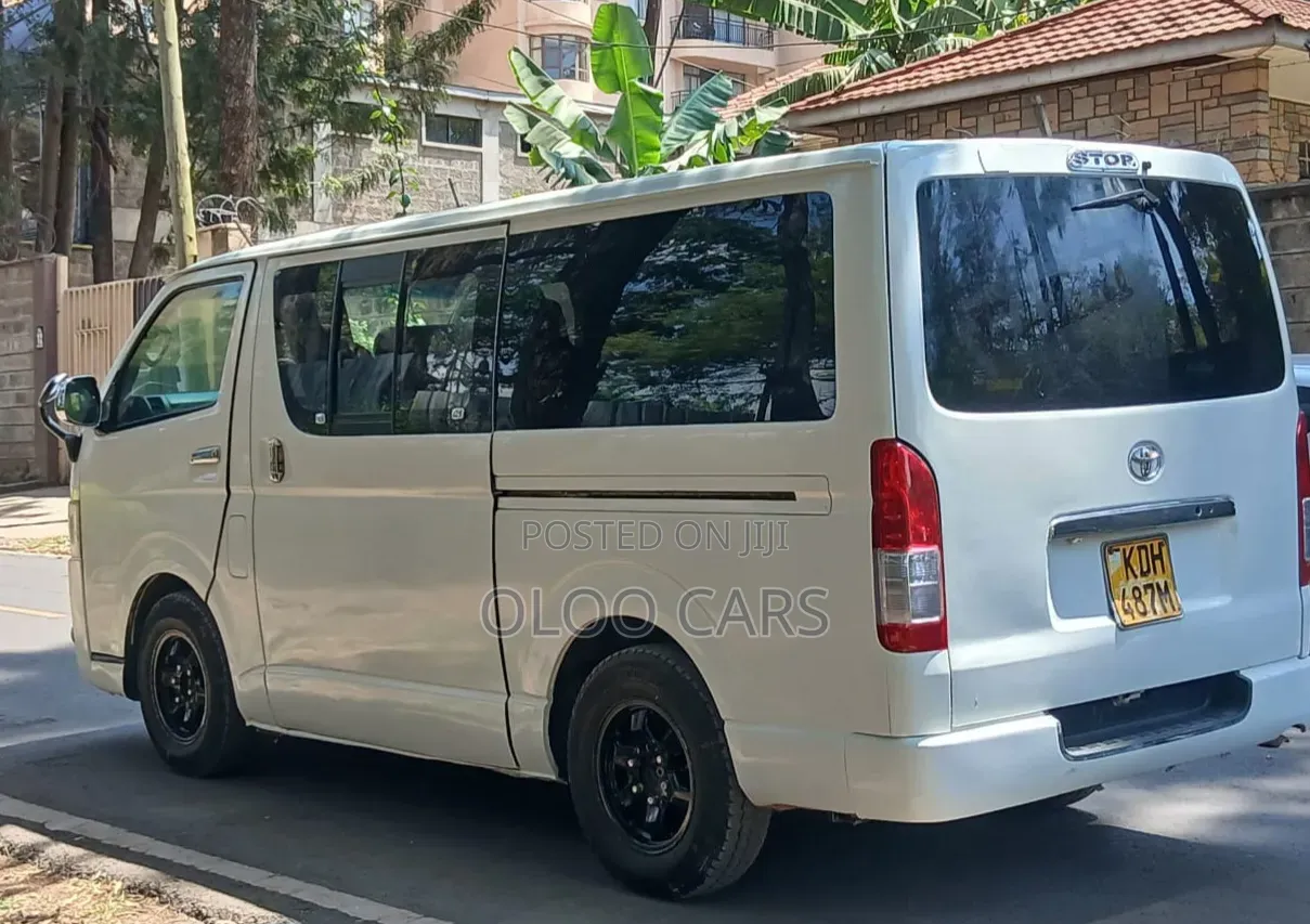 Toyota HiAce 2015 White