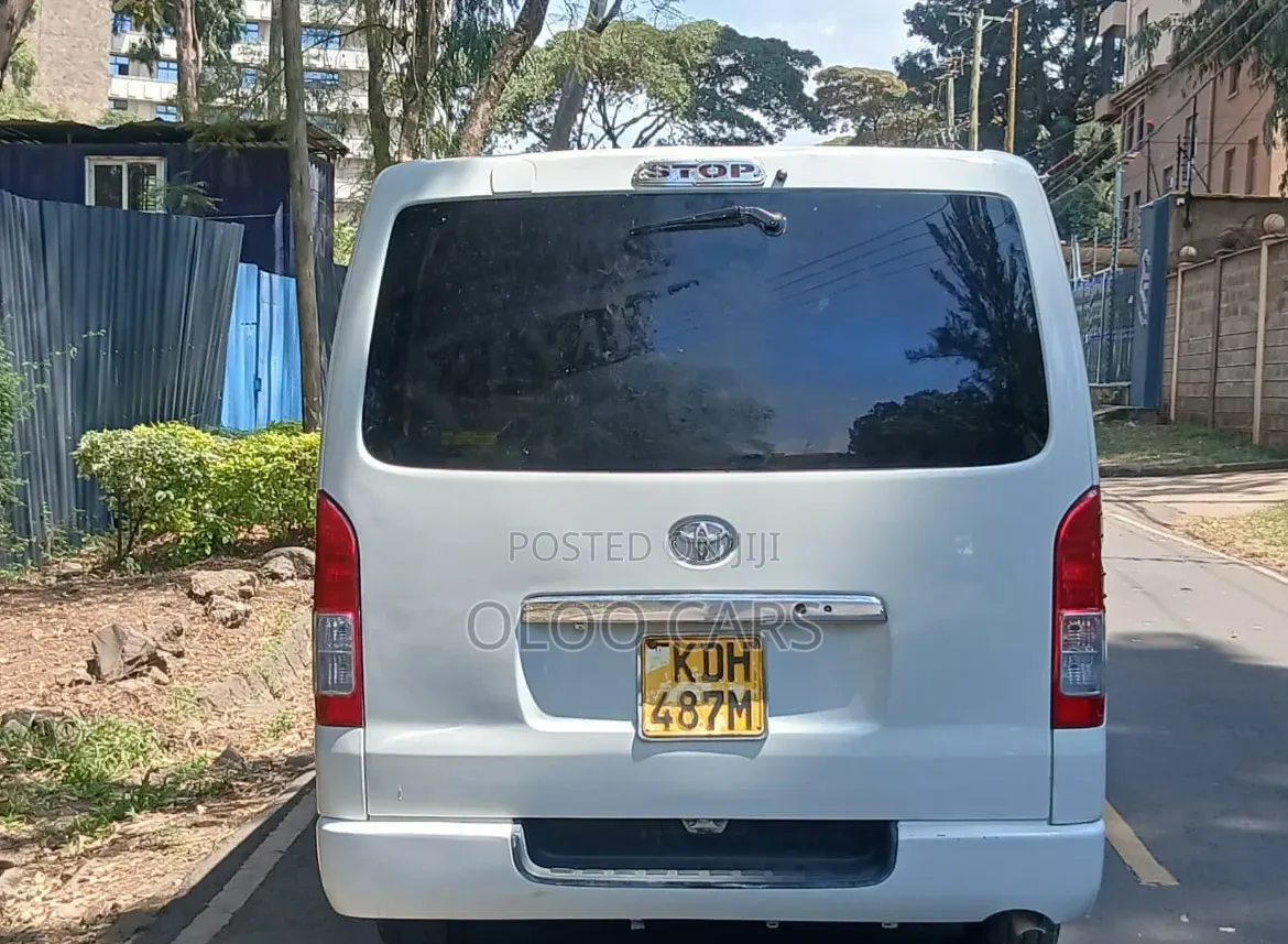Toyota HiAce 2015 White