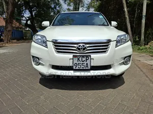 Toyota Vanguard 2011 White