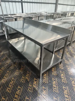 Full‐Length Stainless Steel Work Table