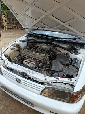 Toyota Corolla G-Touring 2001 White