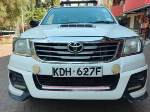 Toyota Hilux 2015 White