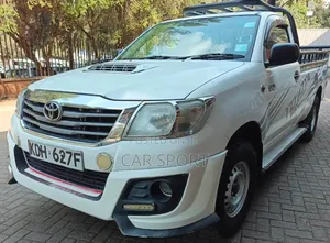 Toyota Hilux 2015 White