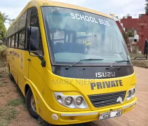 Isuzu NQR 2015 Yellow