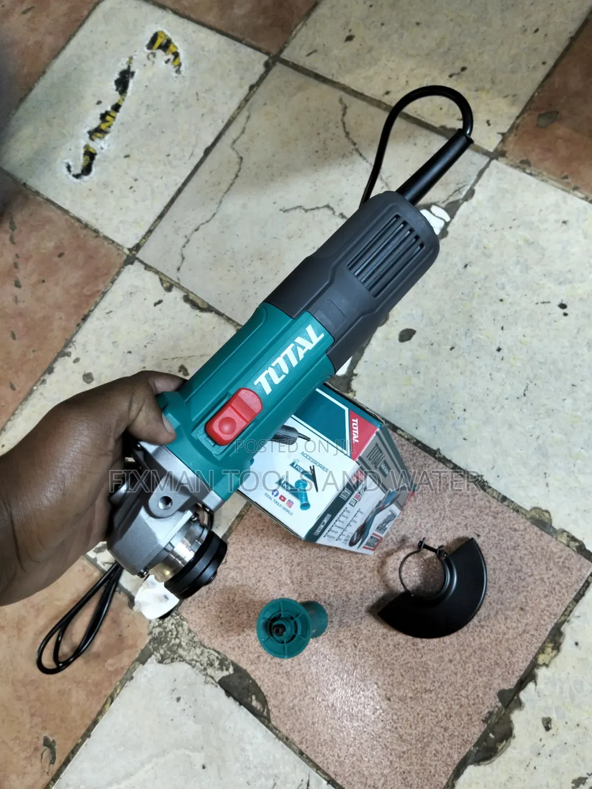 Powerful TOTAL Angle Grinder 710W 240 v With FREE Cutting Disc
