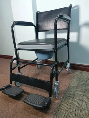 Commode Chair With Wheels and Footrest