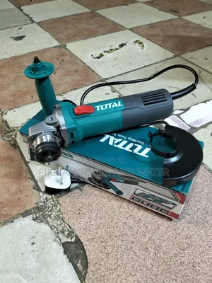 Total Grinder 710 Watts Best for Construction Work With FREE Disc