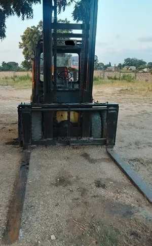 Clean HYSTER 7 Ton Folklift