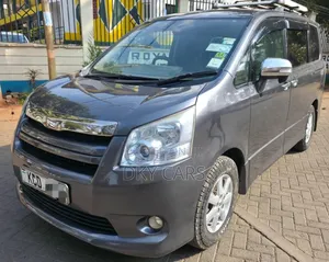 Toyota Noah 2008 Gray