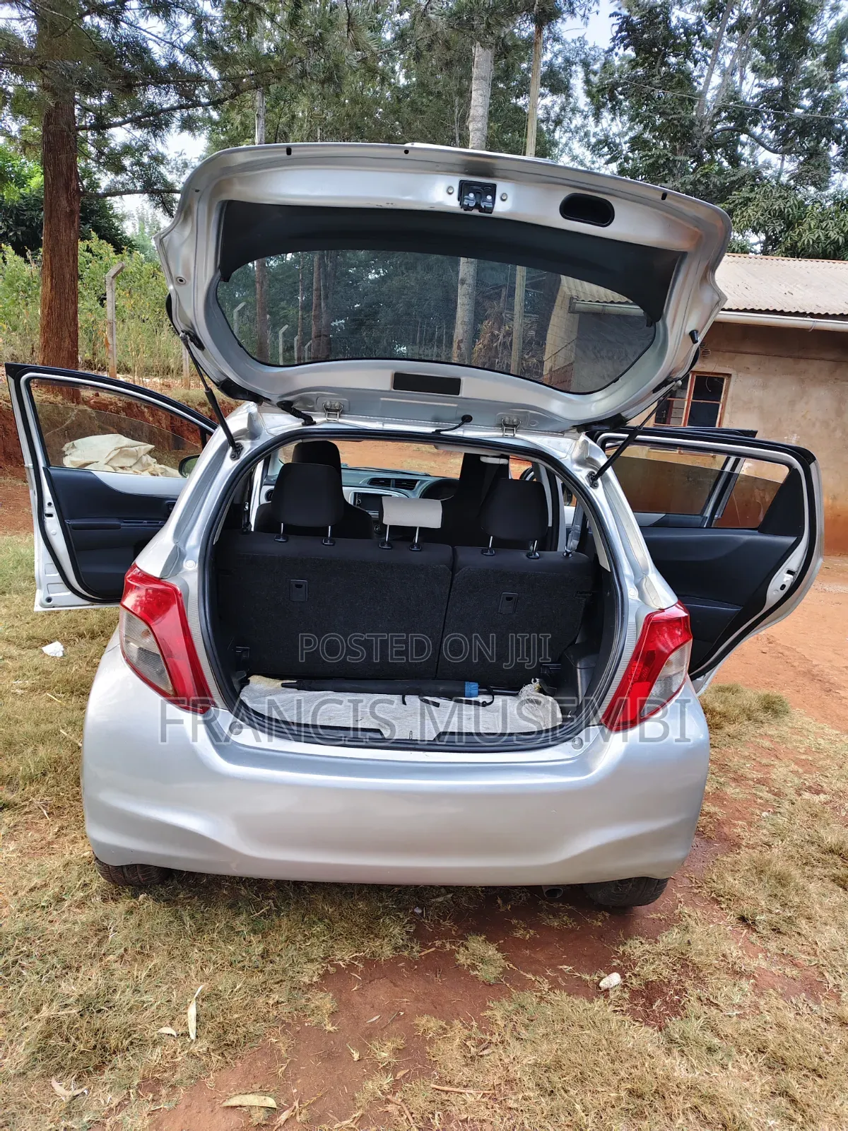 Toyota Vitz 2014 Silver