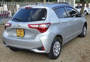 Toyota Vitz 1.0 FWD 5dr 2018 Silver