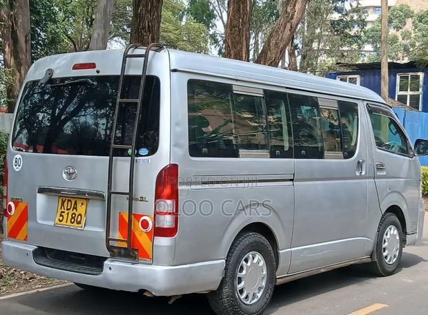 Toyota HiAce 2014 Silver - thumbnail 8