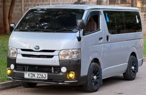 Toyota HiAce 2016 Silver
