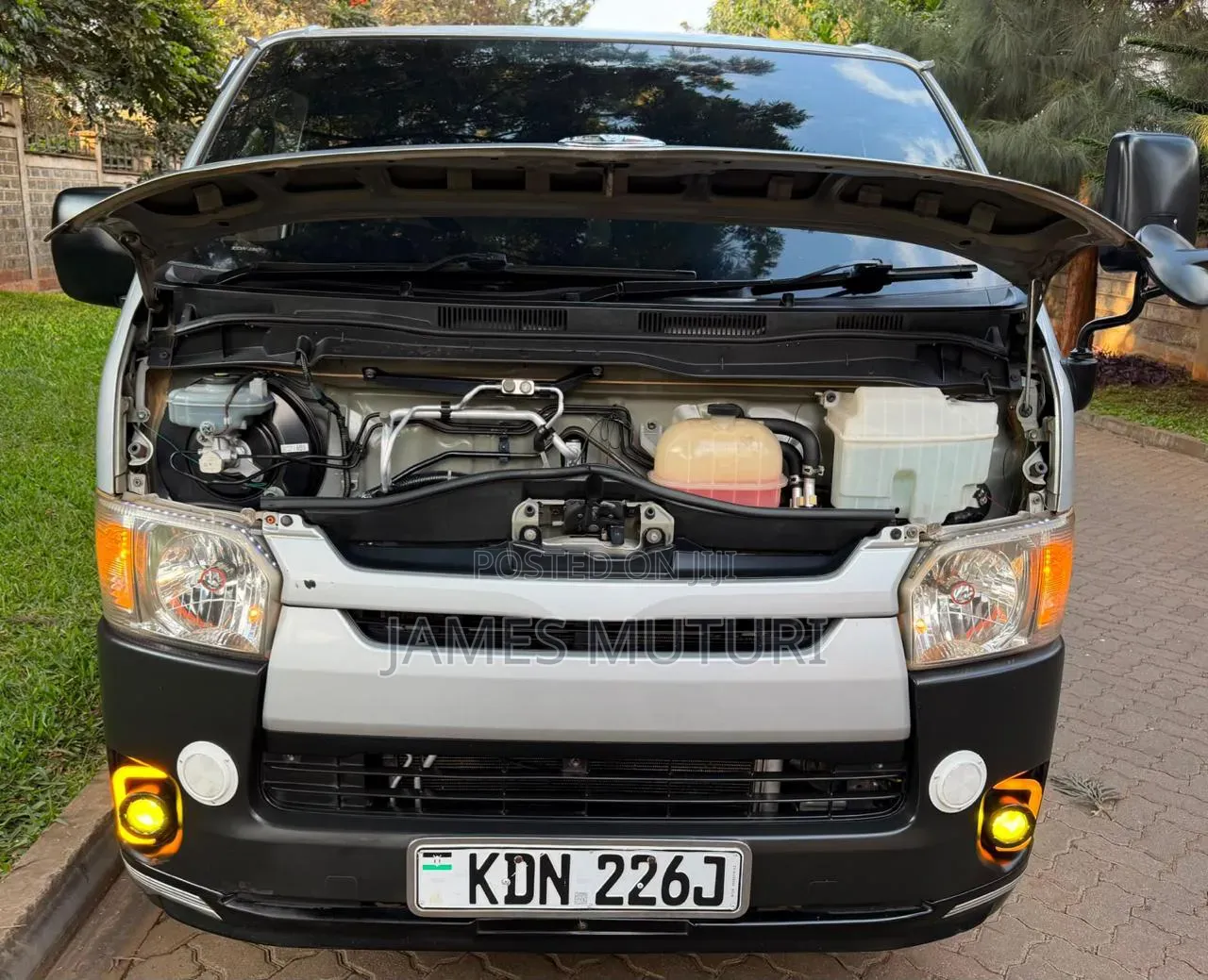 Toyota HiAce 2016 Silver