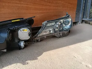 Toyota Rav4 2013-2015 Headlight
