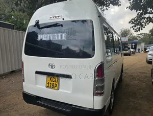 Toyota HiAce 2013 White