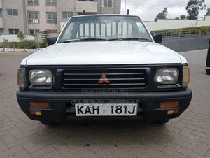 Mitsubishi L200 1996 White