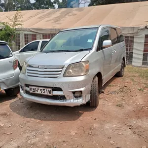 Toyota Noah 2009 Silver