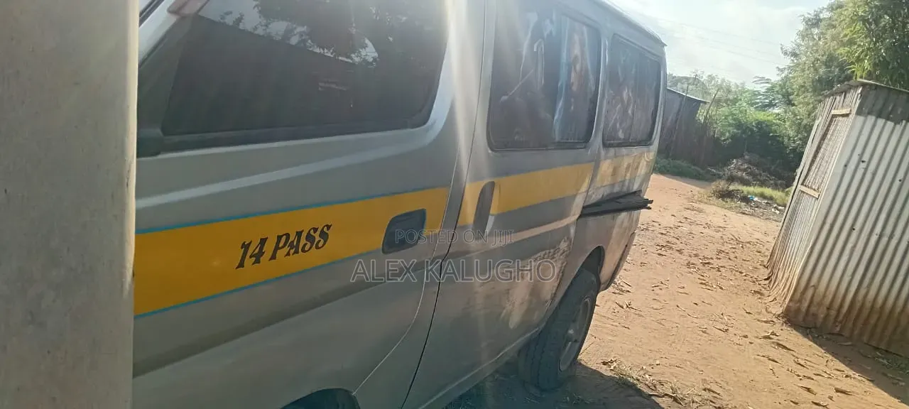 Nissan Caravan (Urvan) 2006 White