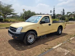 Isuzu D-MAX 2008 Yellow