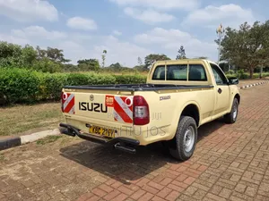 Isuzu D-MAX 2008 Yellow