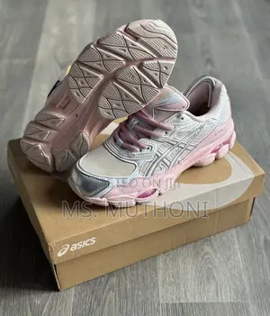 Retro ASICS Gel-Nyc in White Steel Grey.