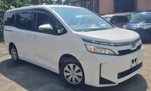 Toyota Voxy 2019 Pearl