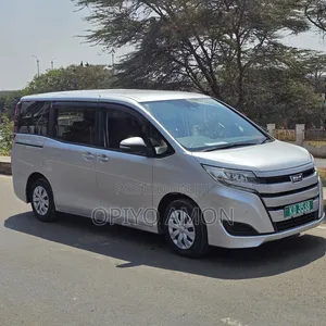 Toyota Noah 2020 Silver