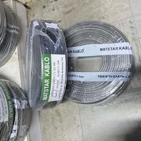 . Flame Retardant 2.5mm House Wiring Cable 90M 3 Core PVC Insulated - main view