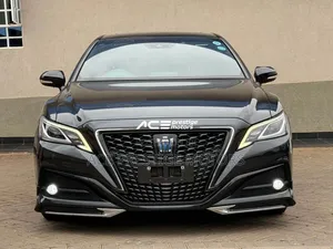 Toyota Crown 2018 Black