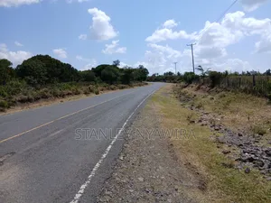 16 Acreas Along Nanyuki Nyeri Highway