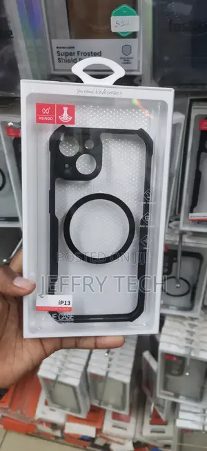 iPhone 13 Features a Durable Black TPU Bumper Frame