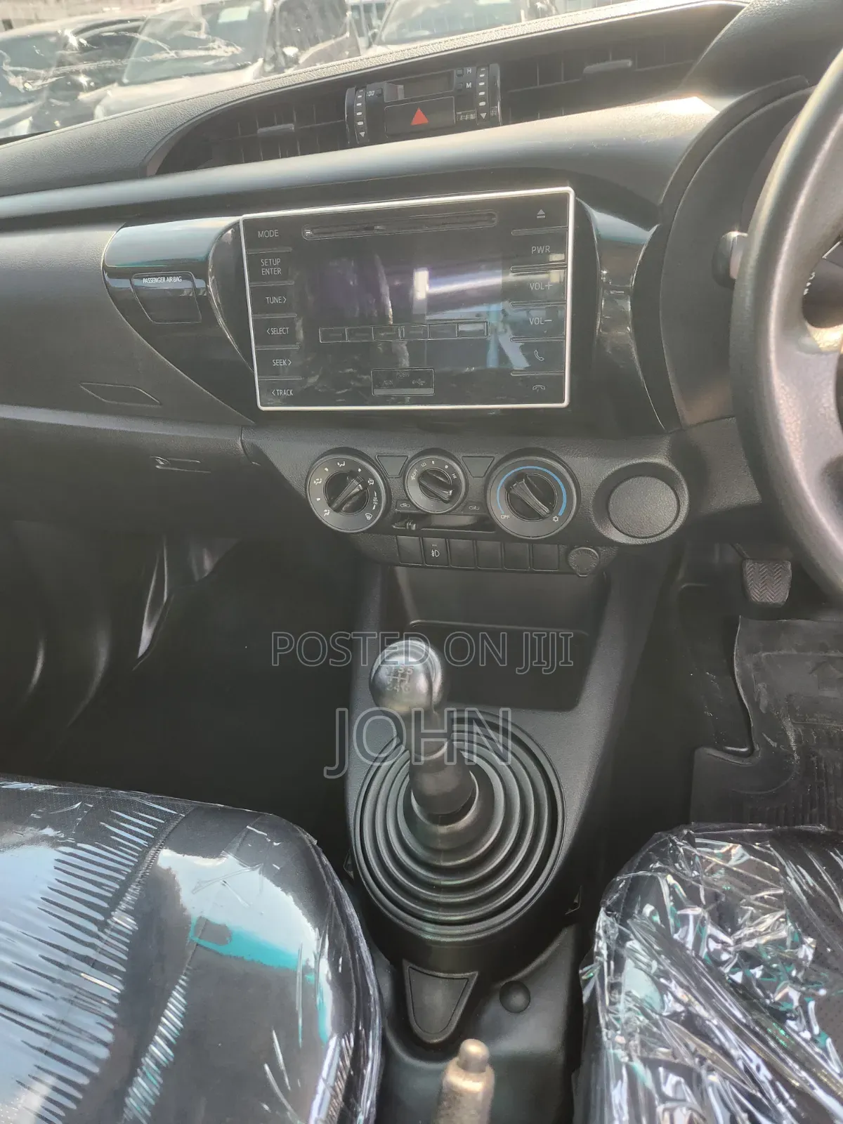 Toyota Hilux 2019 White