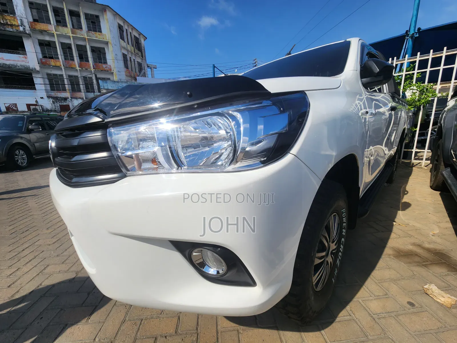 Toyota Hilux 2019 White