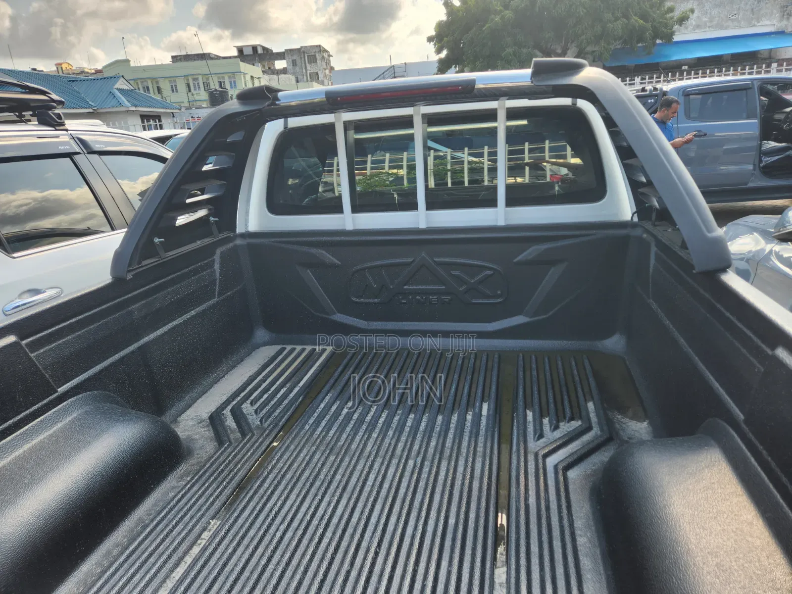 Toyota Hilux 2019 White
