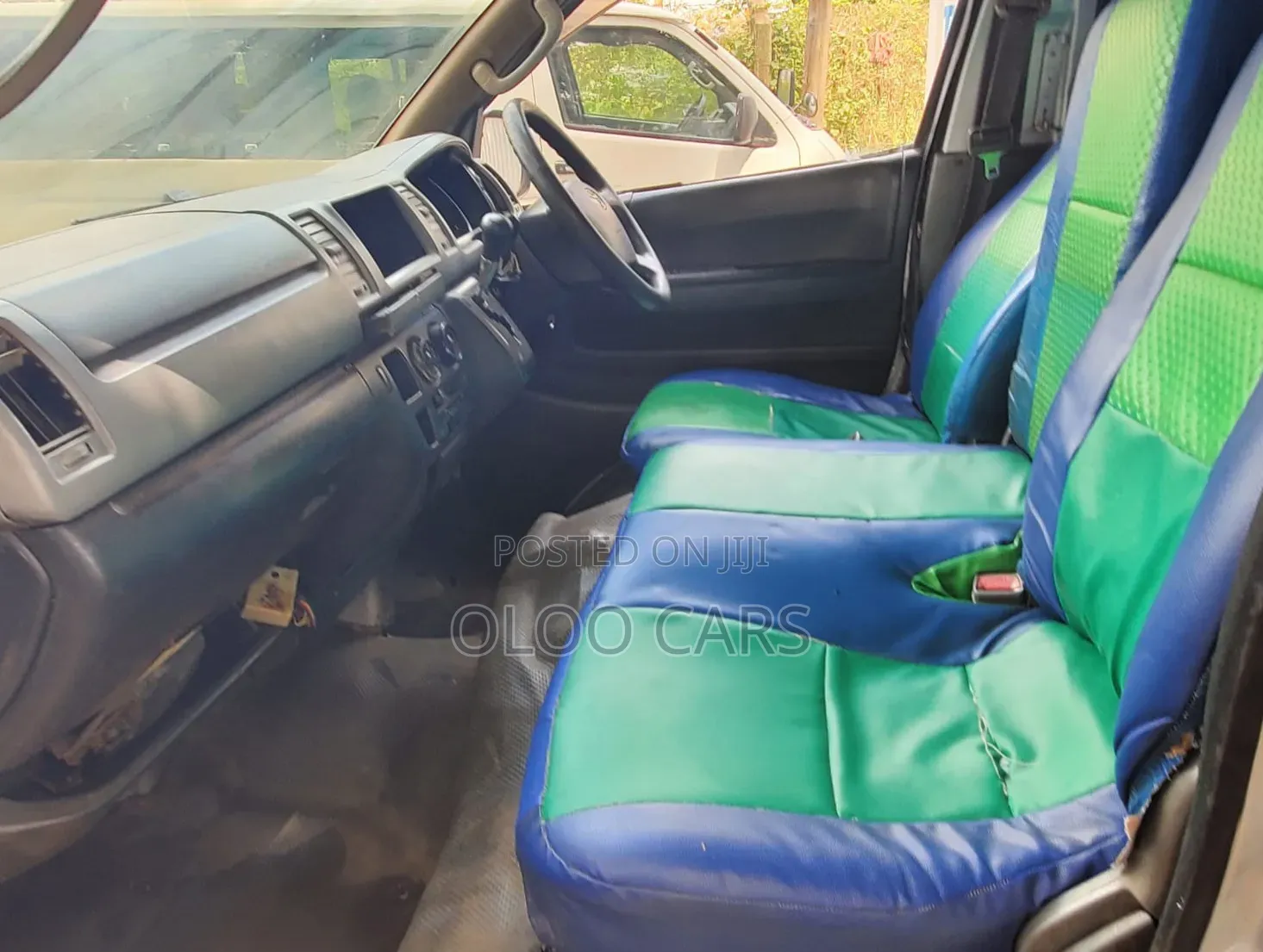 Toyota HiAce 2012 Silver