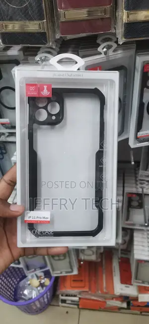 iPhone 11 Pro Max Features a Clear Acrylic Back Cover