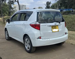 Toyota Ractis 2014 Off white