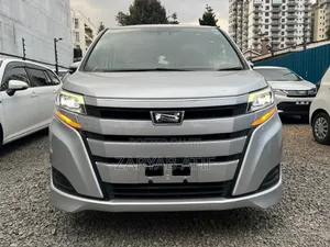 Toyota Noah 2019 Silver