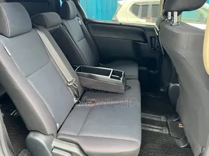 Toyota Noah 2019 Silver