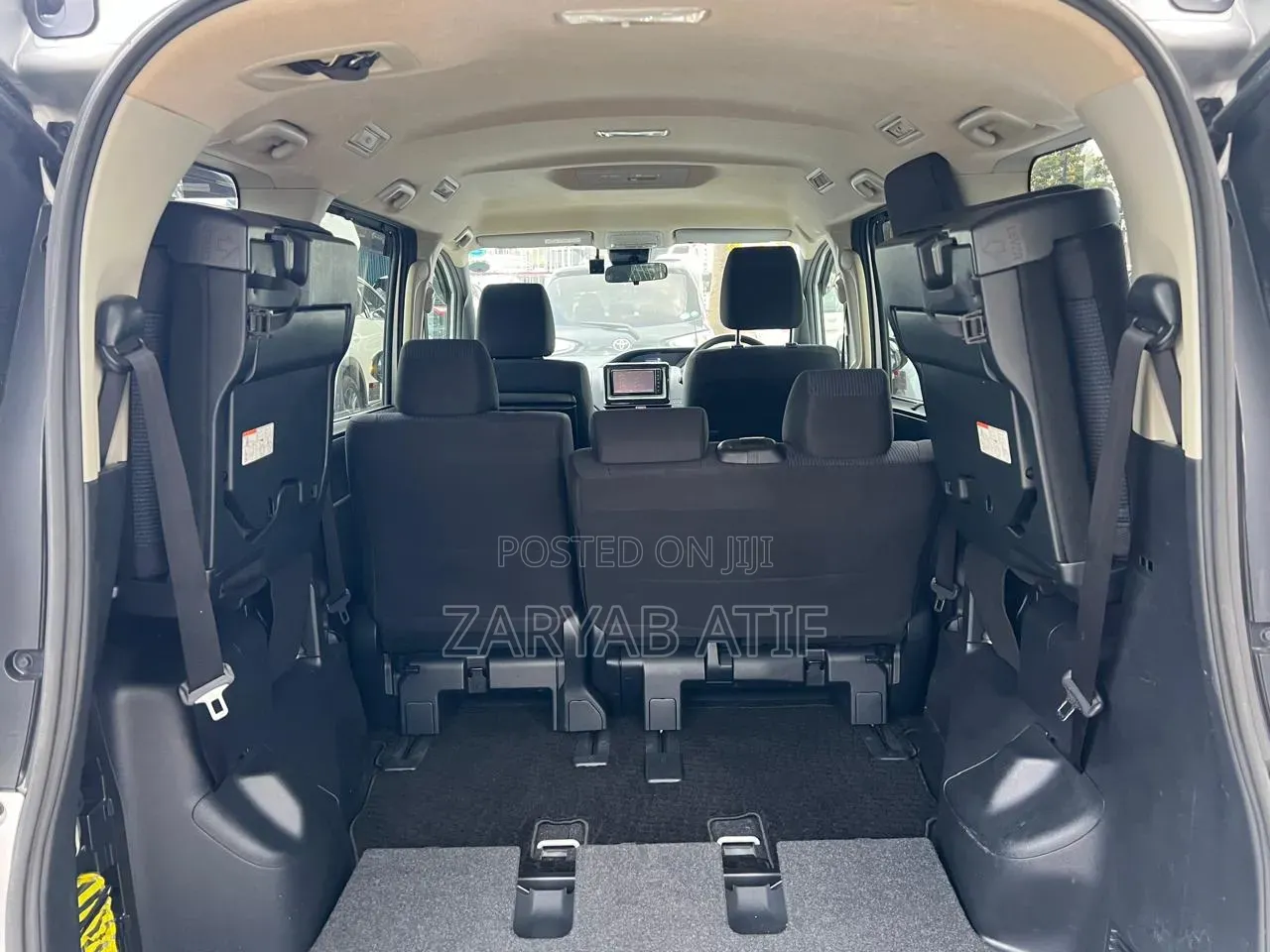 Toyota Noah 2019 Silver